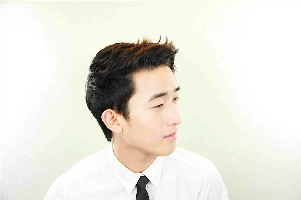 Jinhwan Aikon hairstyle