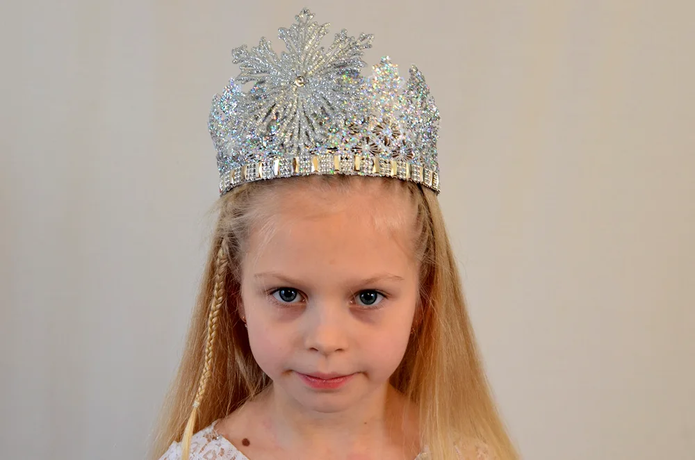 Crown for the new year for a girl
