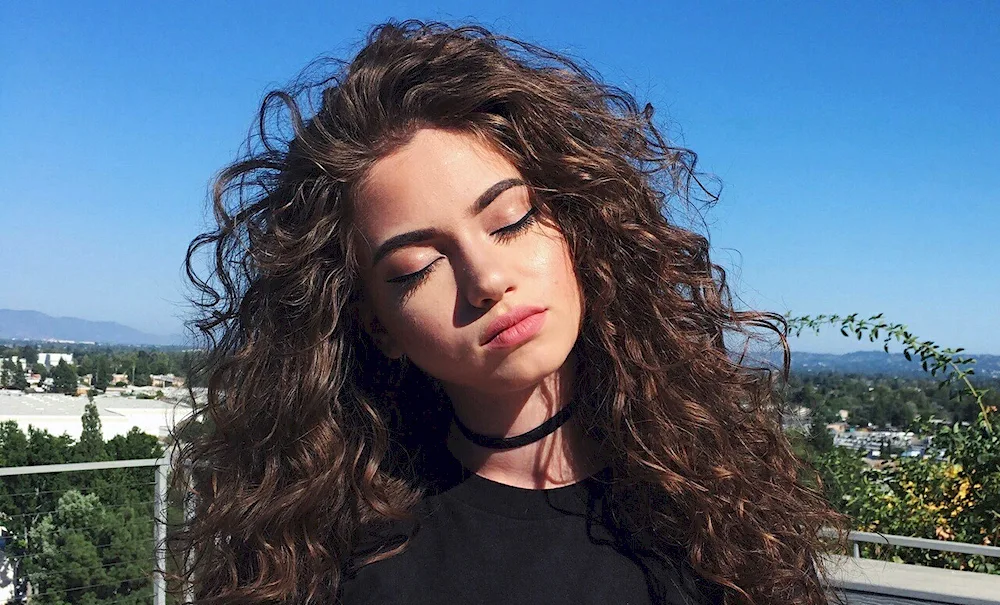 Curly girl's hair