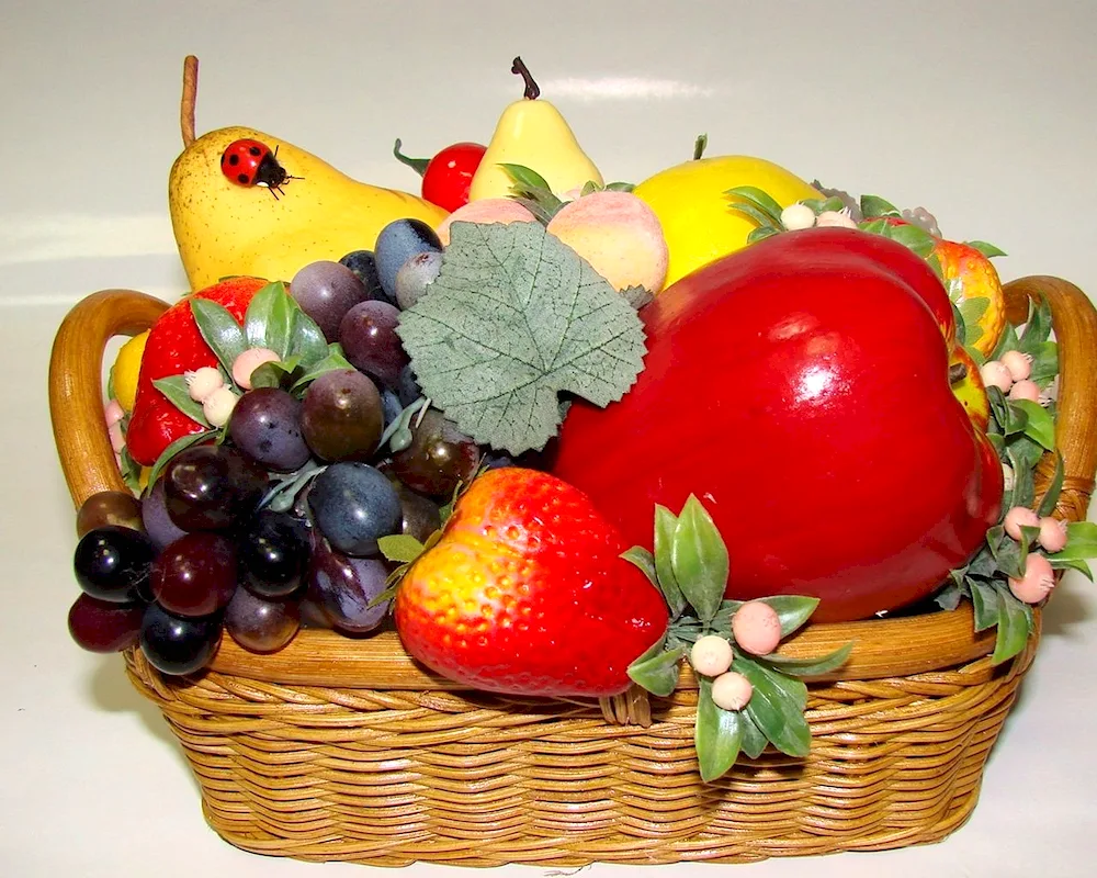 Fruit basket with berries