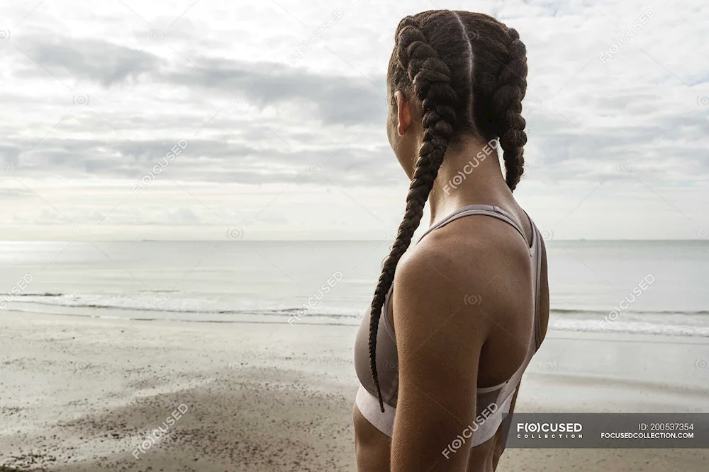 Braids on the sea