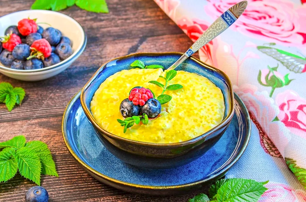 Pretty serving of porridge