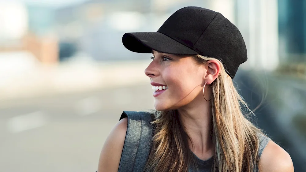 Blonde in baseball cap