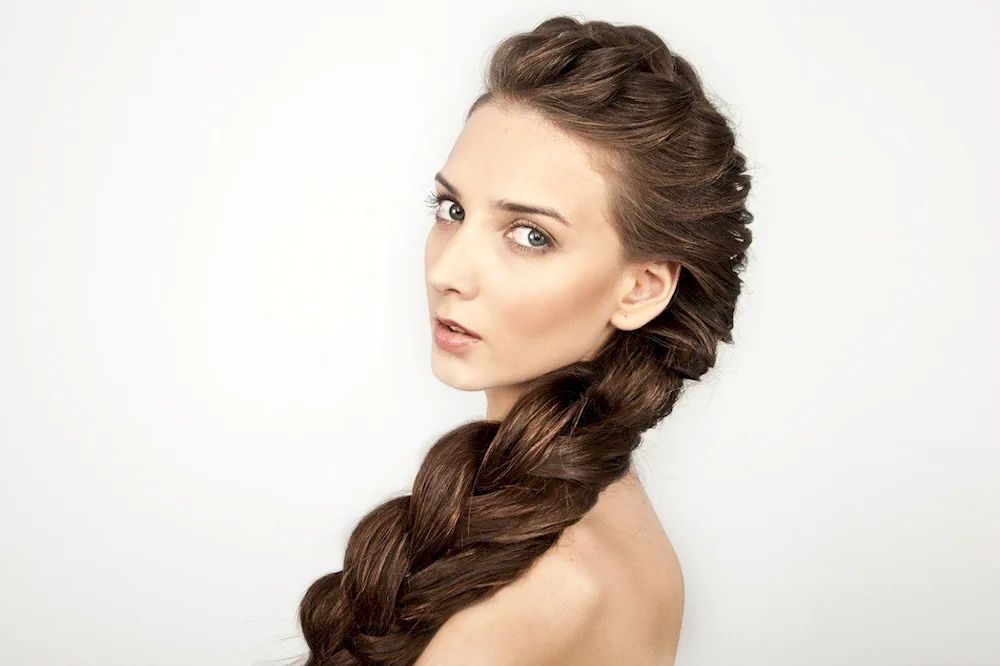 Braid and loose hair hairstyle with braids and loose hair