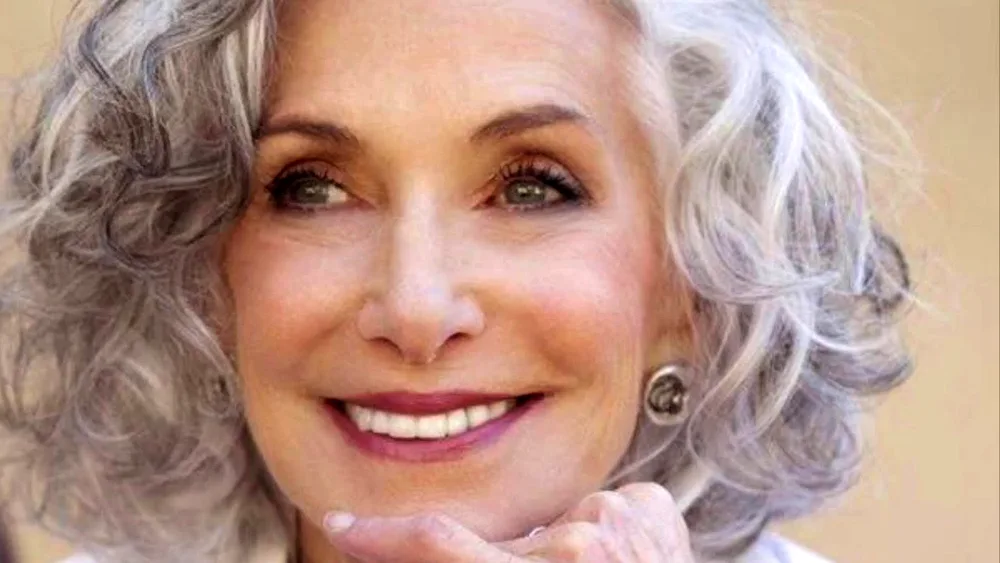 Hairstyles for grey curly hair