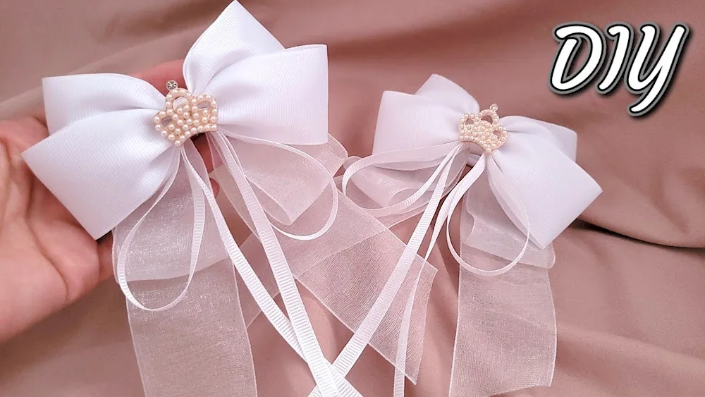 Stylish bows for girls
