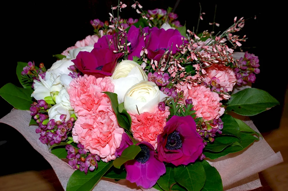 Bouquet of bride roses and gypsophila