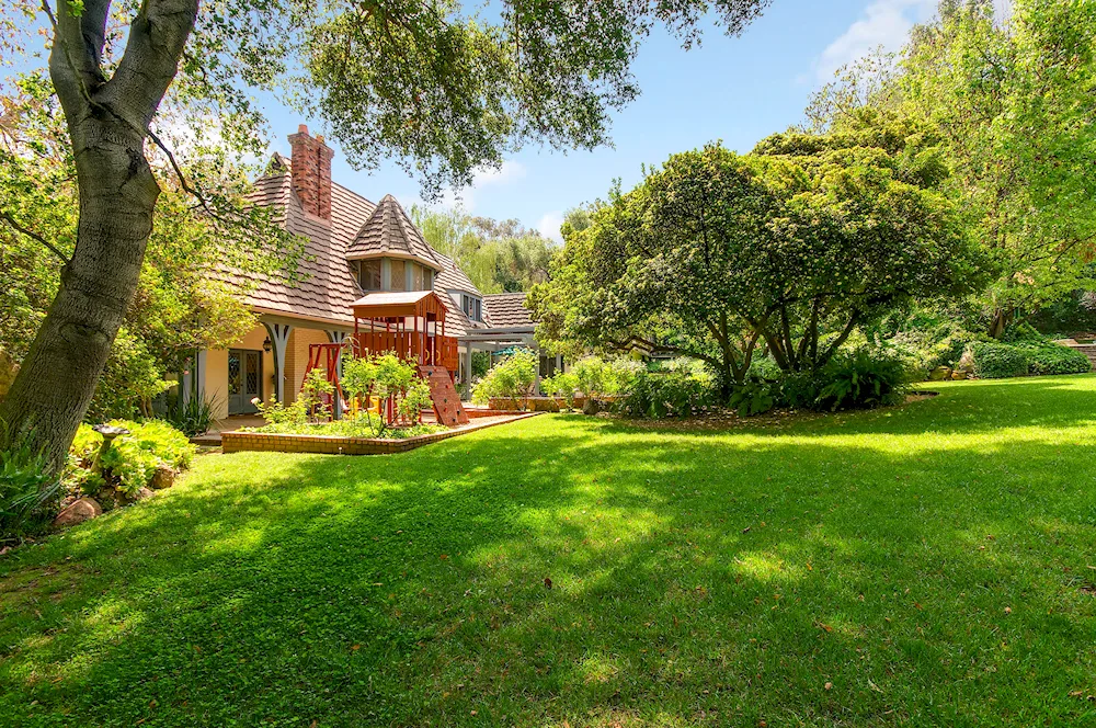 Beautiful house with garden