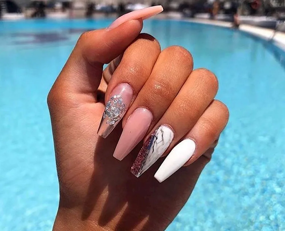 Summer manicure