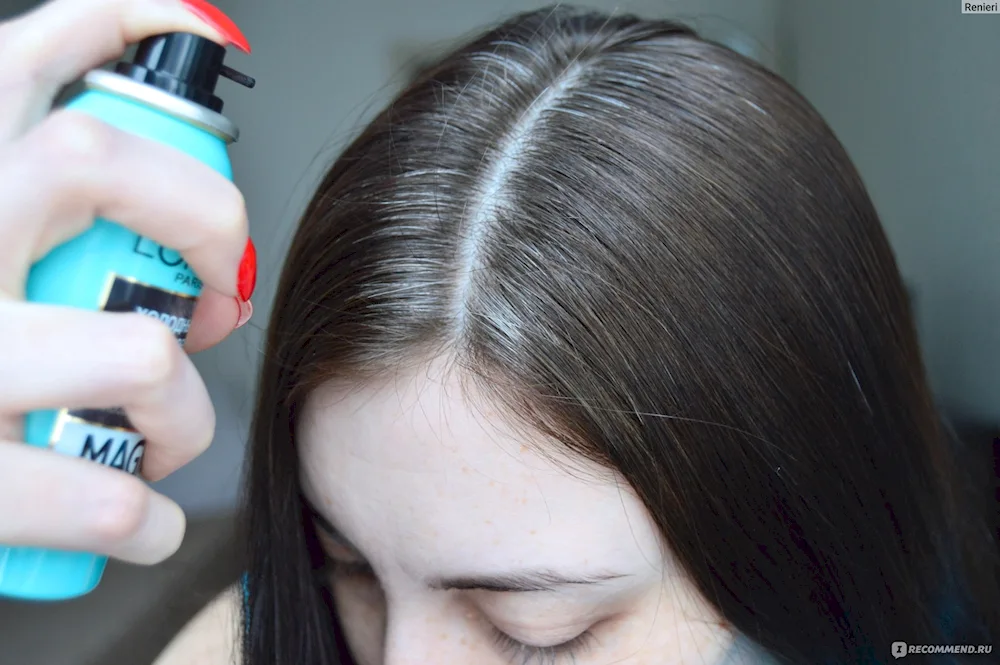 Dark roots colouring