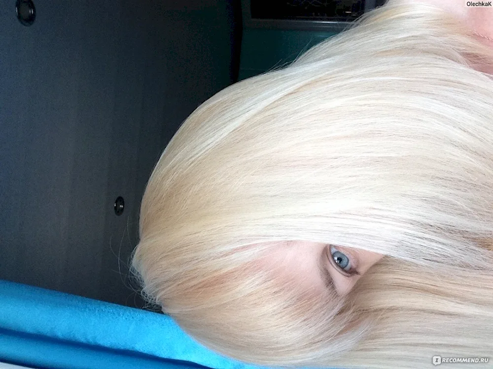 Estelle Cold Blonde dye