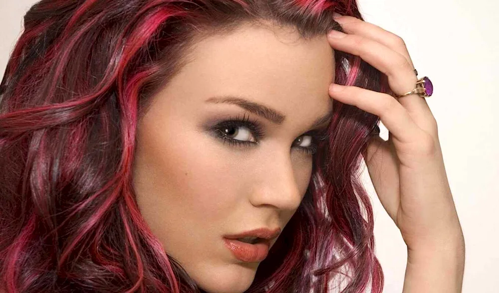 Red colouring on dark hair