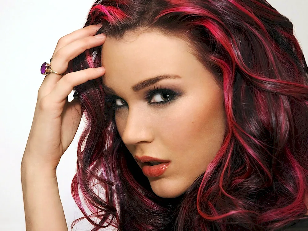 Red colouring on dark hair