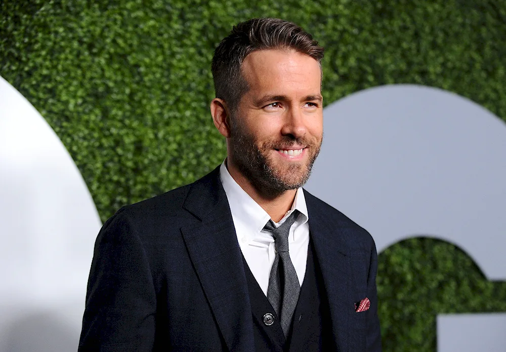 Ryan Reynolds haircut