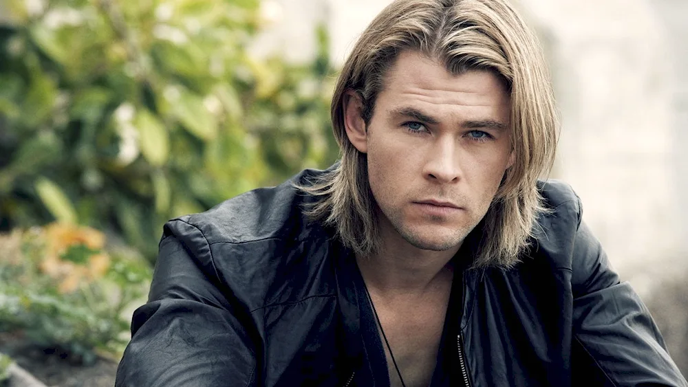 Chris Hemsworth Cascade