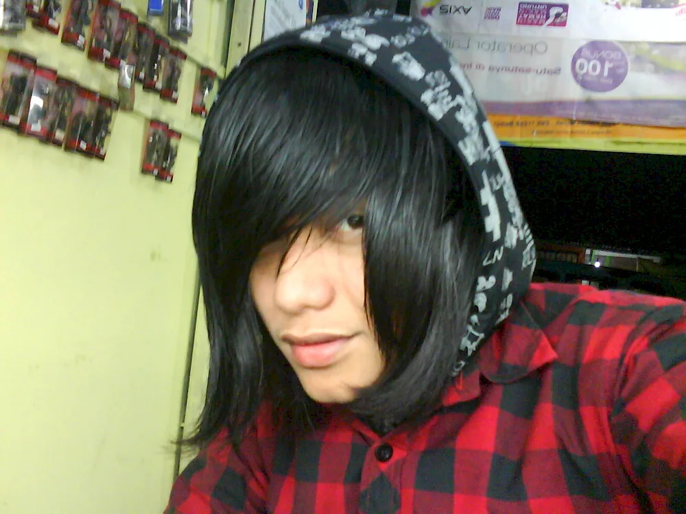 Chris Marquette emo emo