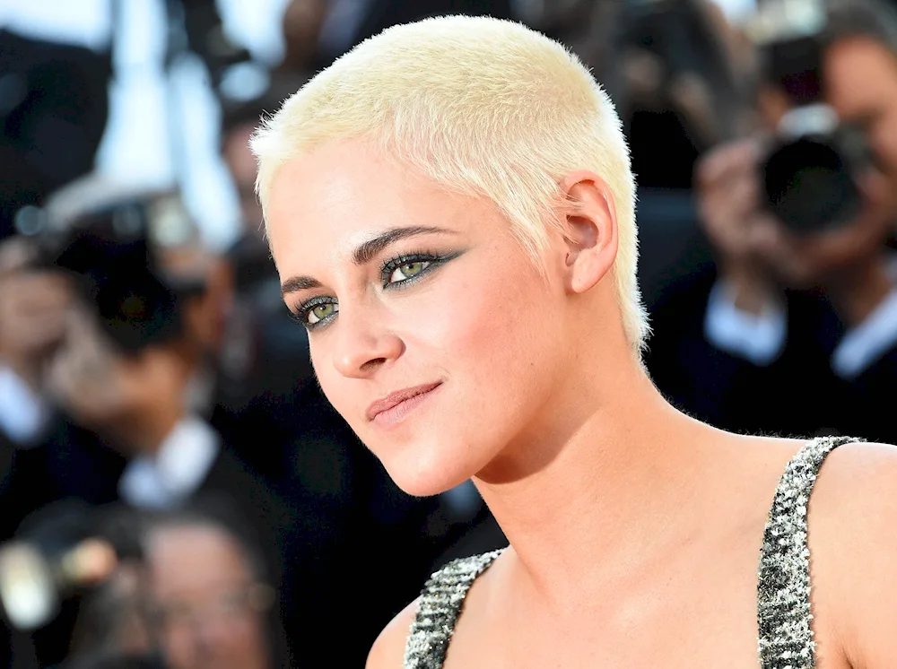 Kristen Stewart short haircut. short haircut