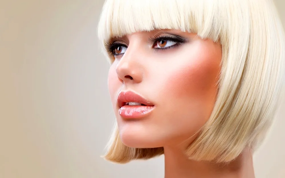 Christina Aguilera bob haircut