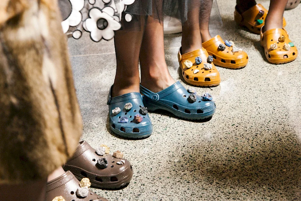 Crocs street style 2021