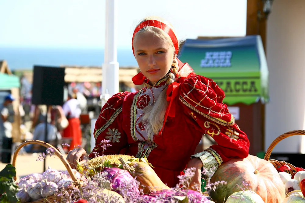 Shlychka headdress. Cossack costume