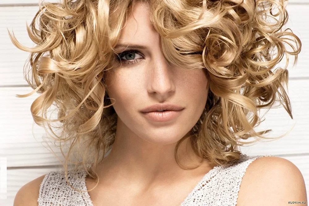 Katya Vasilenko Curls