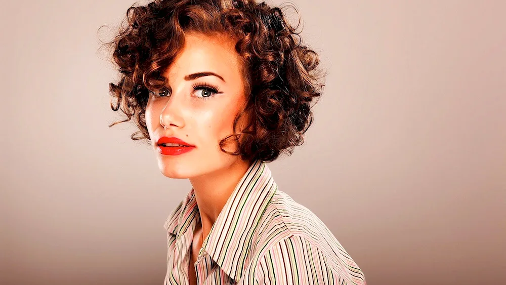 Curls on bob