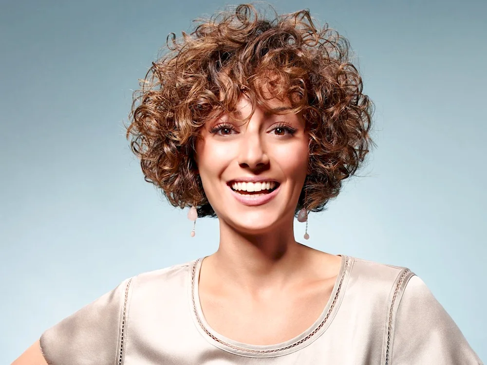 Curls for medium hair chemistry 2022