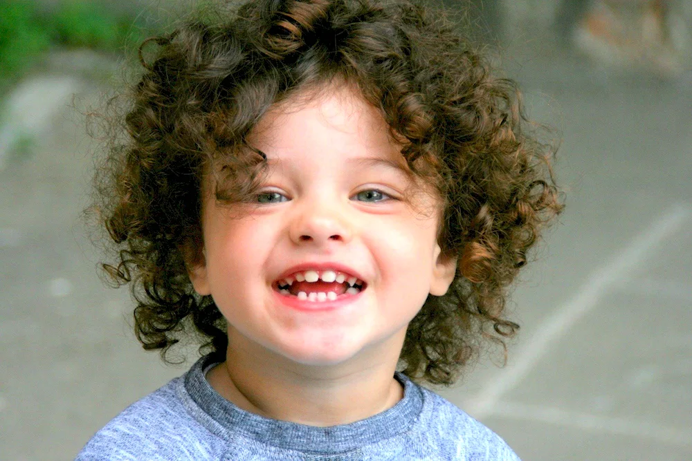 Curly girl haircut for curly hair