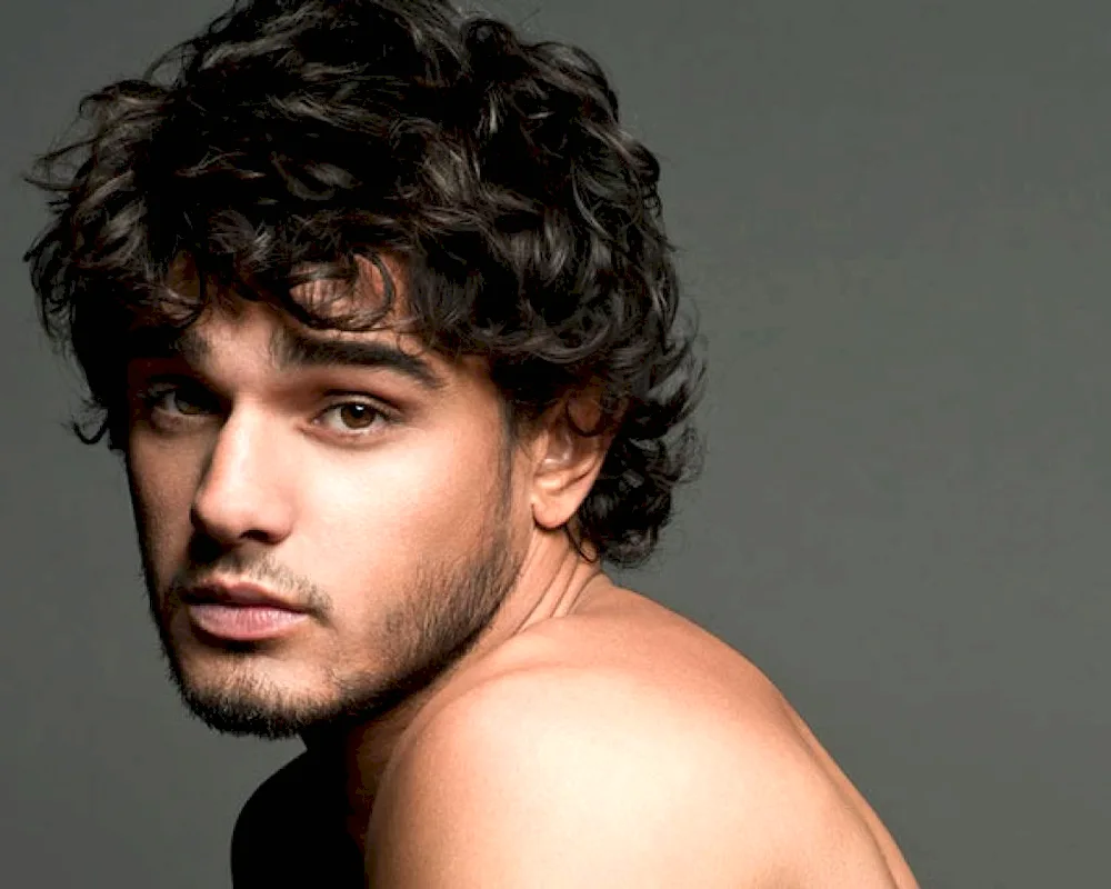 Curly men's hairstyles
