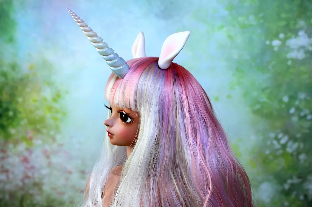 Unicorn hairstyle with horns