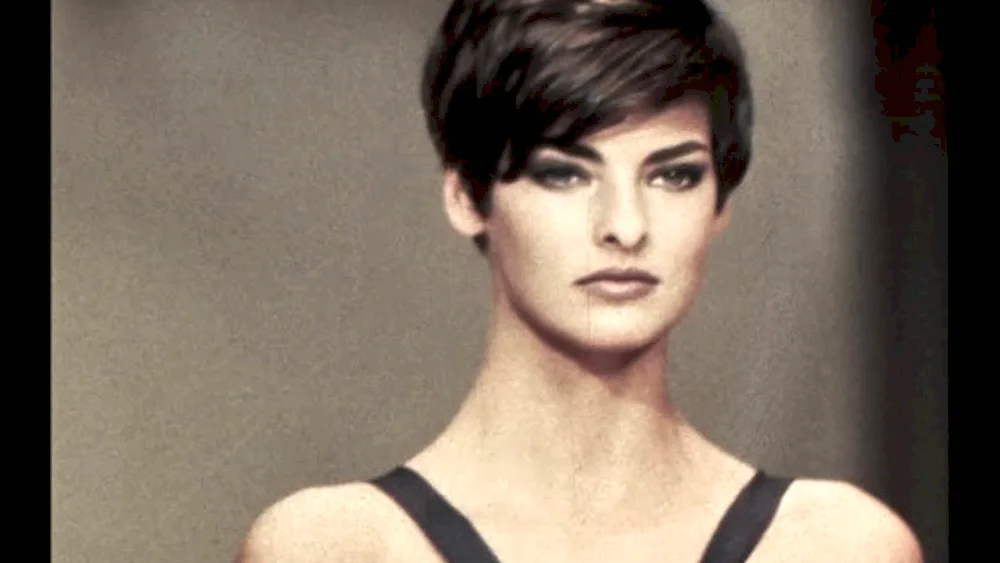 Lnda Evangelista as a young girl