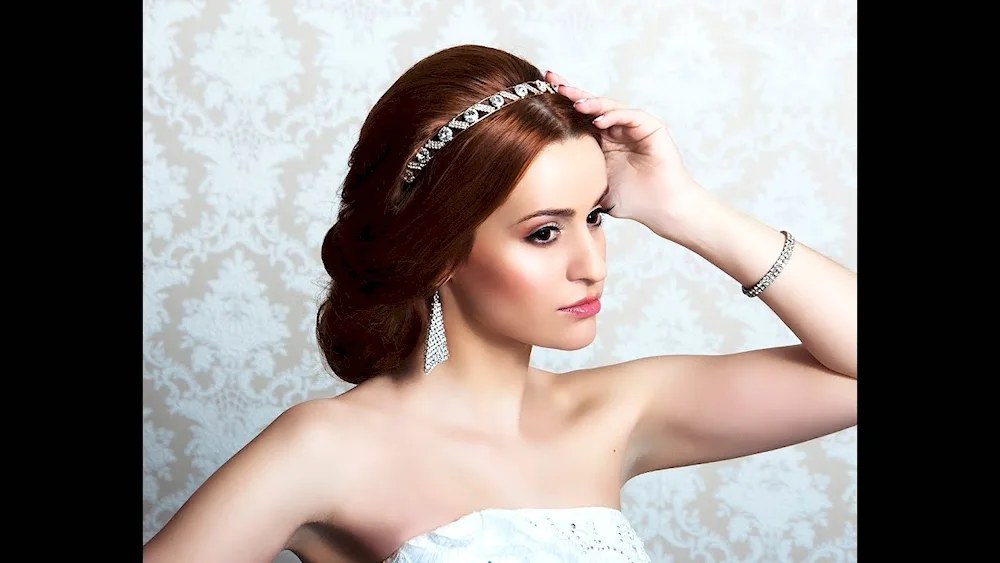 Lampadion Greek hairstyle