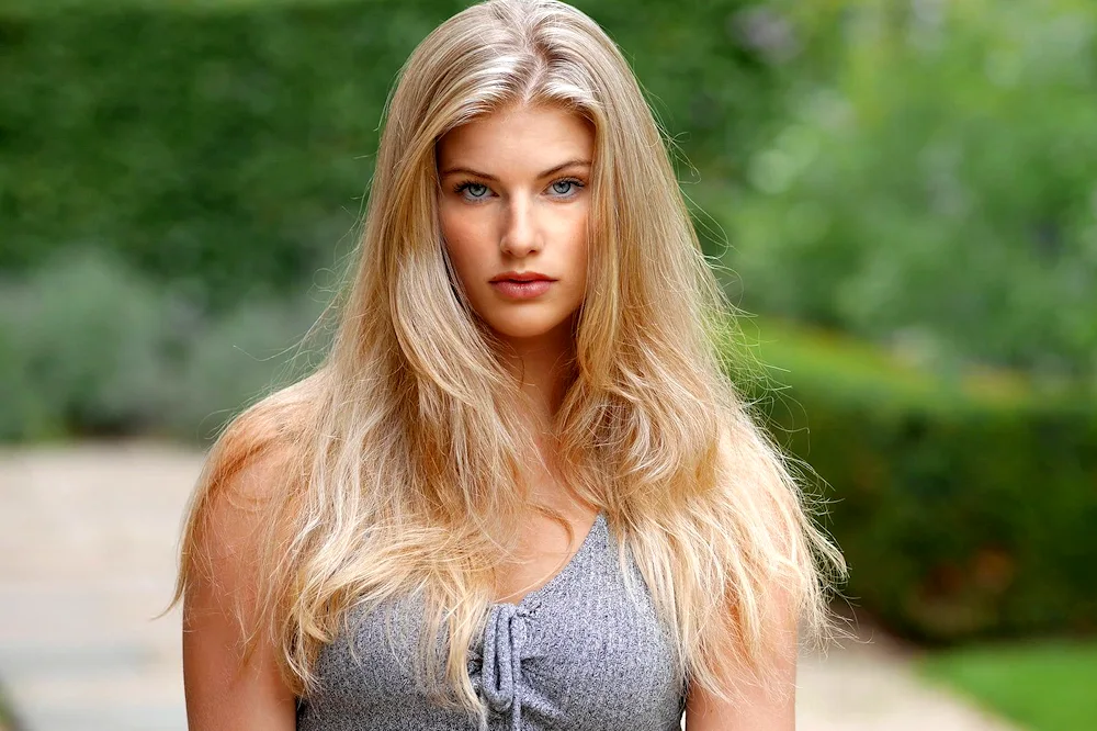 Long hair on men