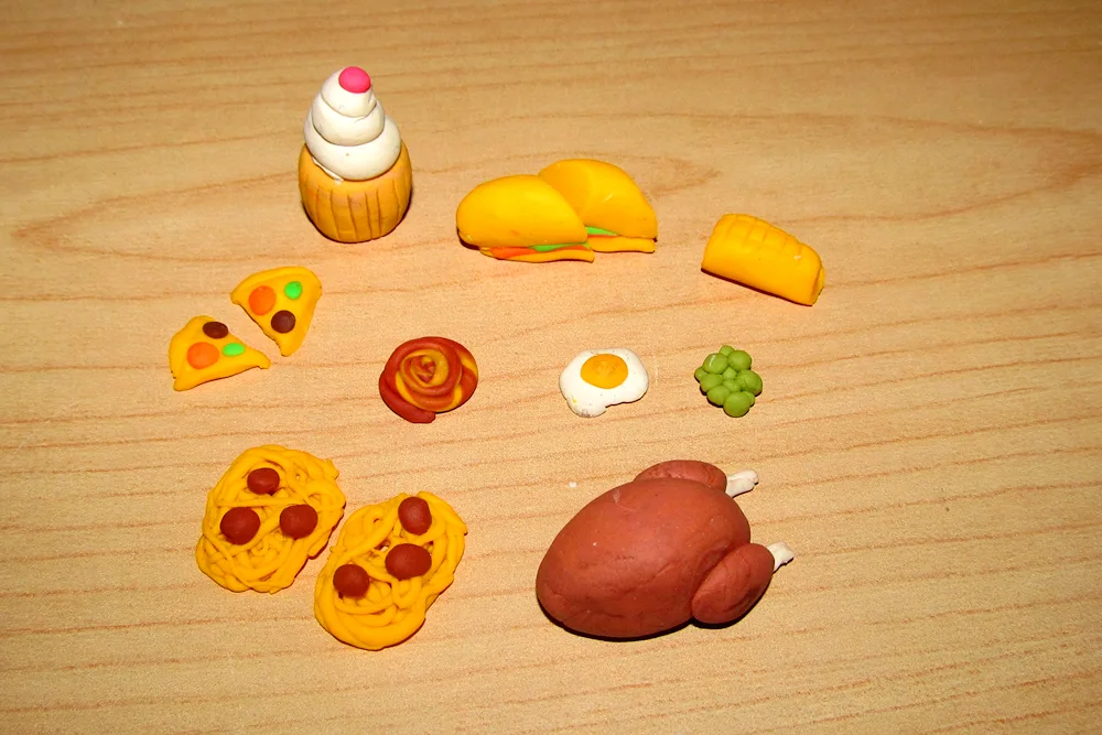 Make food from plasticine for Barbie dolls