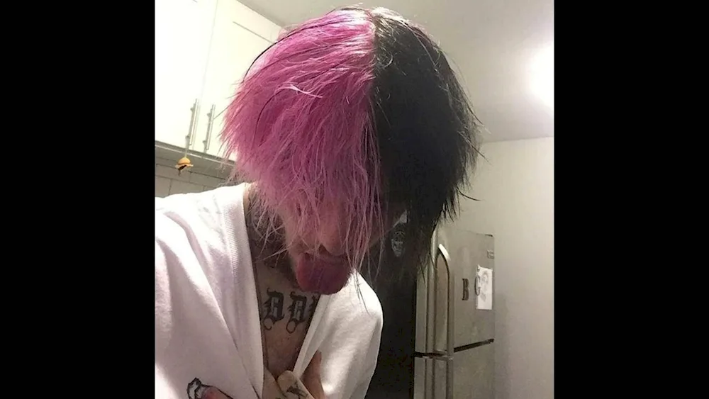 Lil Peep with pink hair