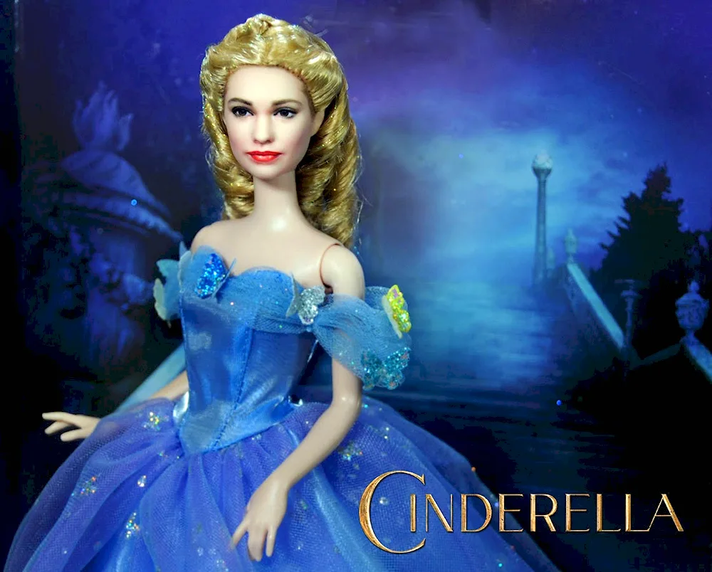 Lily James Cinderella hairstyle