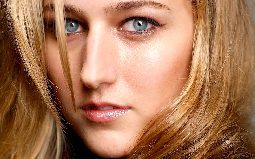 Leelee Sobieski