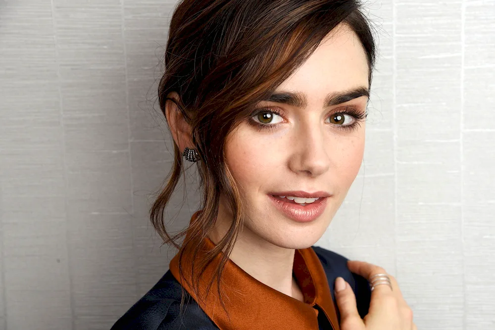 Lily Collins