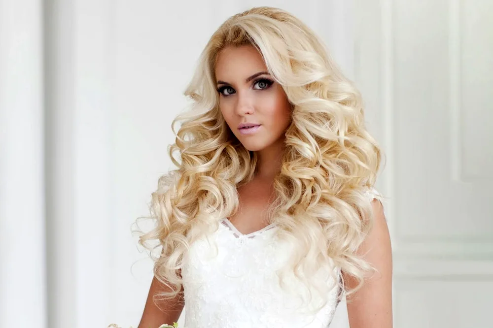 Lina Curls actress