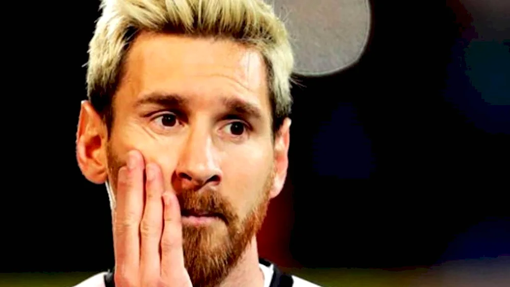 Lionel Messi blonde
