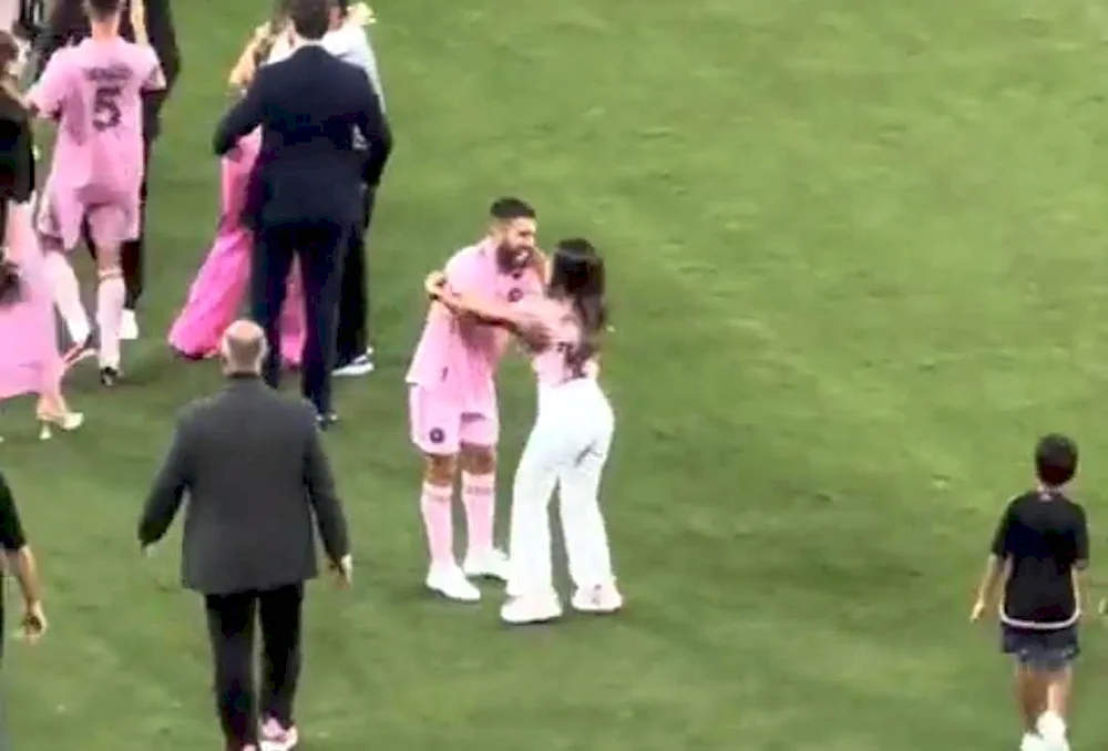 Antonella Rocuzzo and Messi