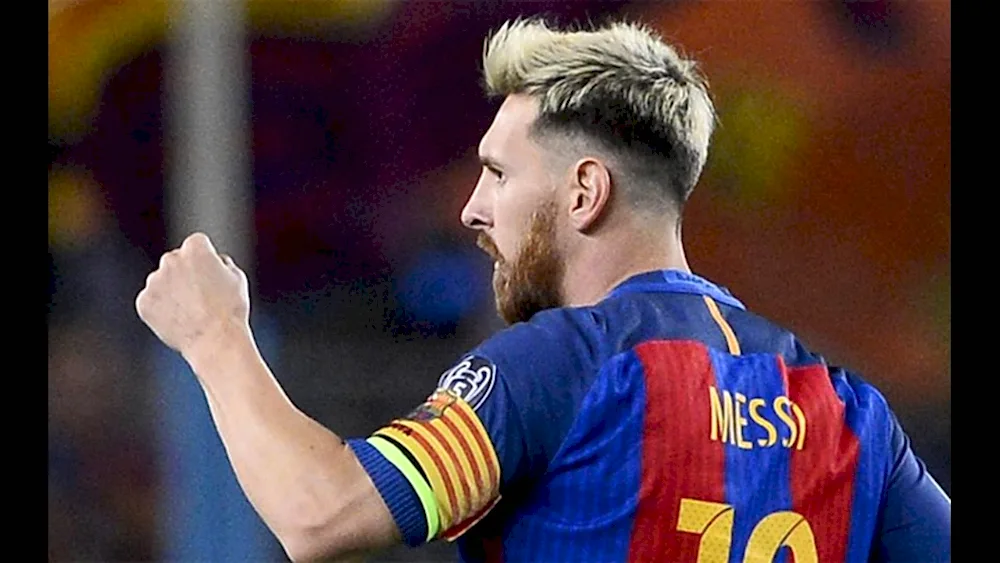 Lionel Messi blonde