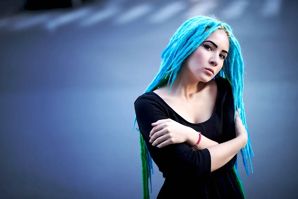 Lisa Brodsky blue hair