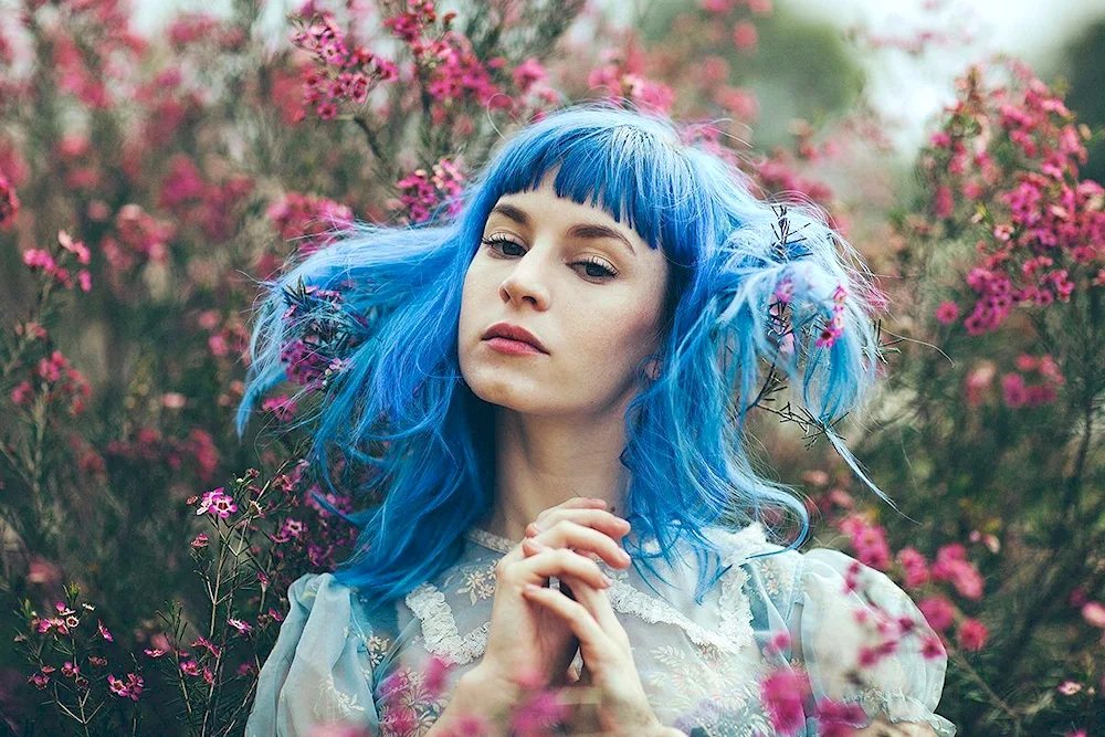 Lisa Brodsky blue hair