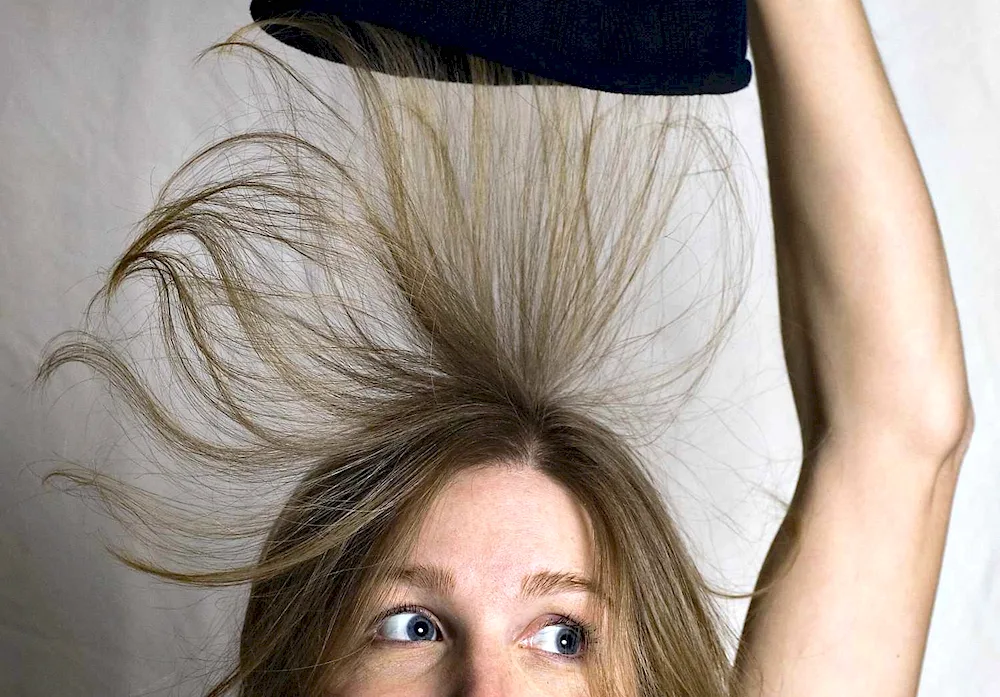 Bouncing hair