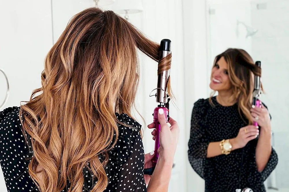 Locks on the ends of hair
