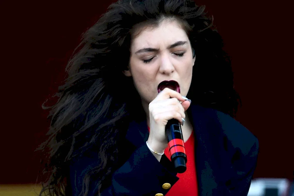 Lorde singer