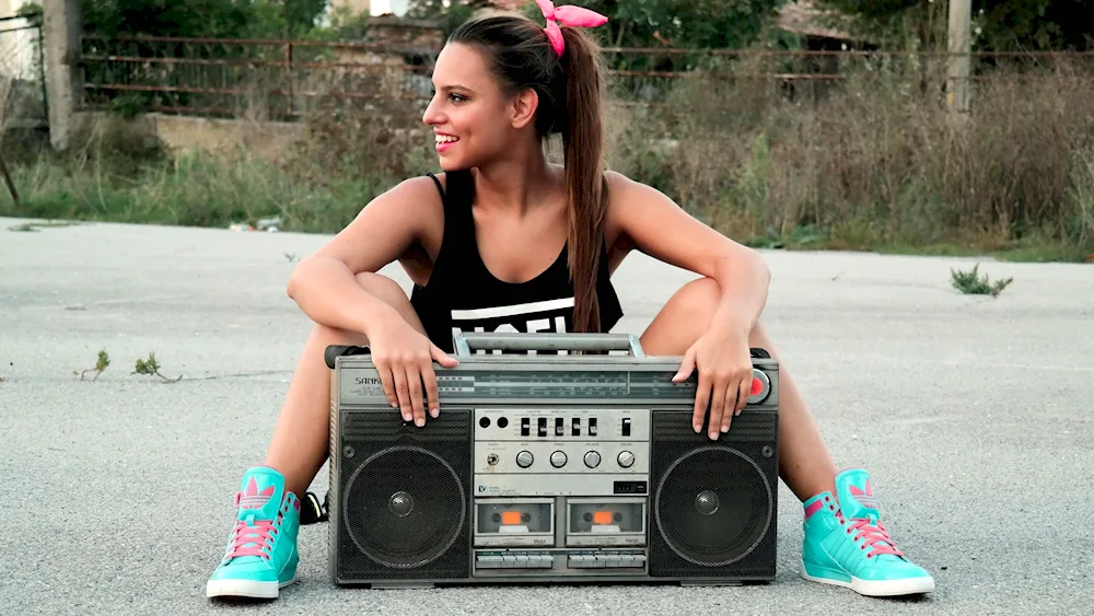 DJ