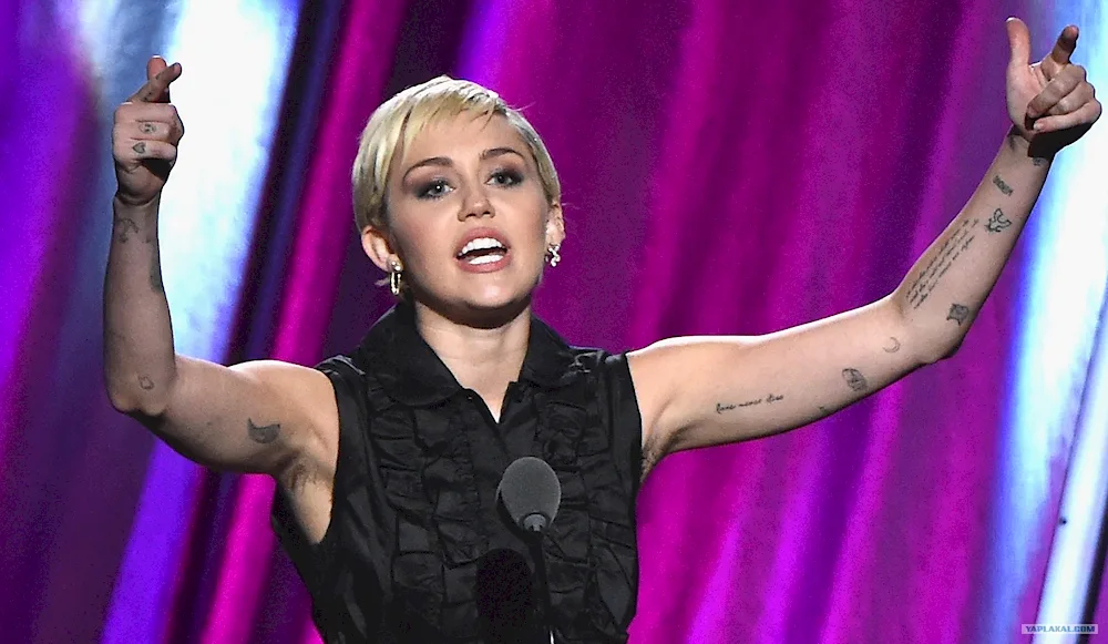 Miley Cyrus with armpits