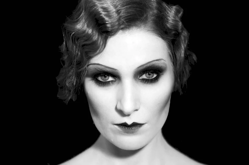 Great Gatsby makeup